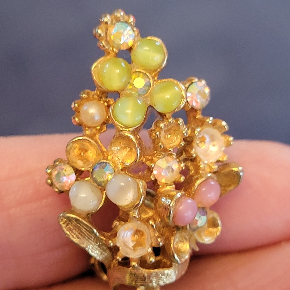 2 Pairs Vintage Clip-On Earrings ~ MCM ~ Floral ~ Pretty - Picture 15 of 15